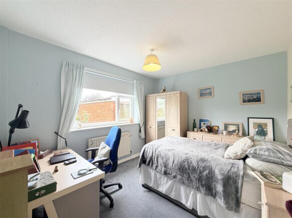 2 bed Semi-Detached Bungalow for sale Image 5