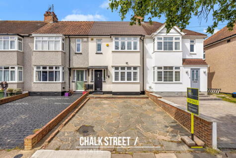 Northumberland Avenue, Hornchurch, RM11