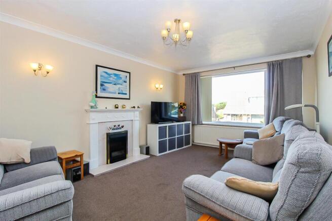 3 bed Semi-Detached Bungalow for sale Image 4