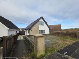 28, Heol Cleddau, Waunarlwydd, Swansea SA5 4QF