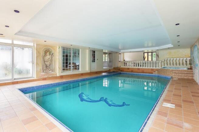 Indoor Swimming P...