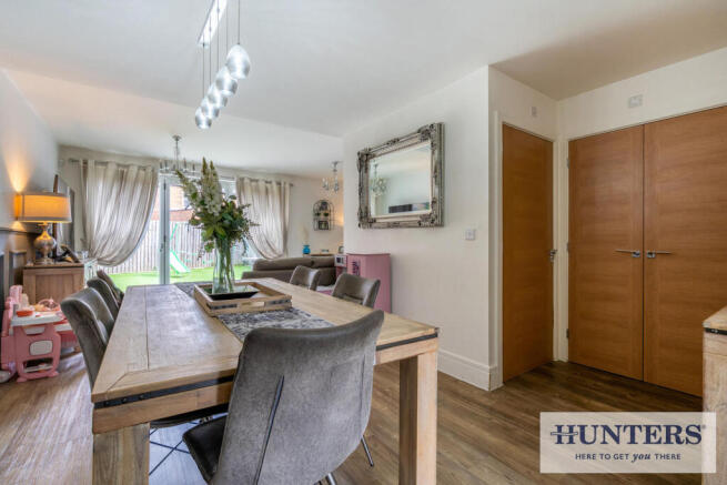 4 bed Semi-Detached for sale Image 5