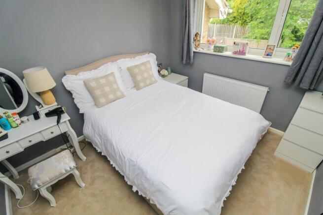 3 bed Town House for sale Image 9