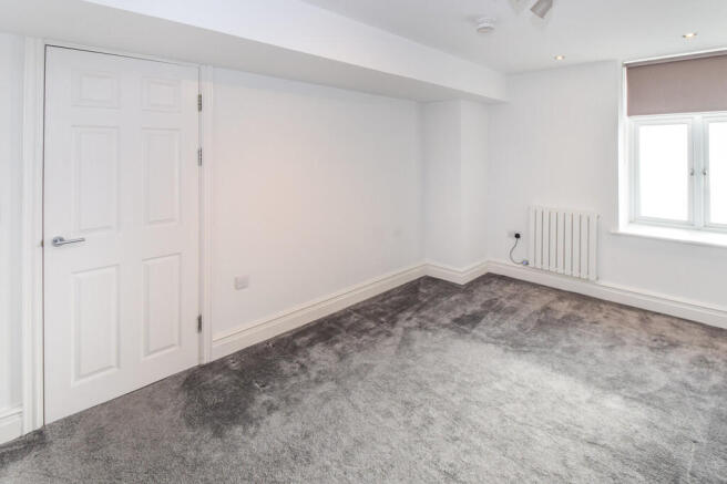 1 bed Ground Flat for sale Image 6