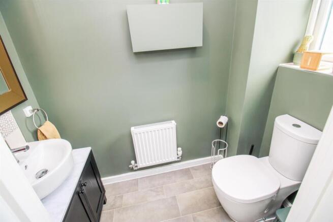 4 bed Detached for sale Image 8