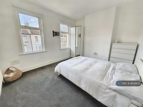 Master Bedroom/Room1