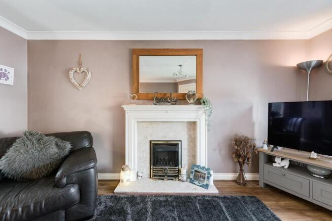 4 bed Detached for sale Image 7