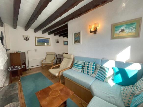 sitting room 4.jpg