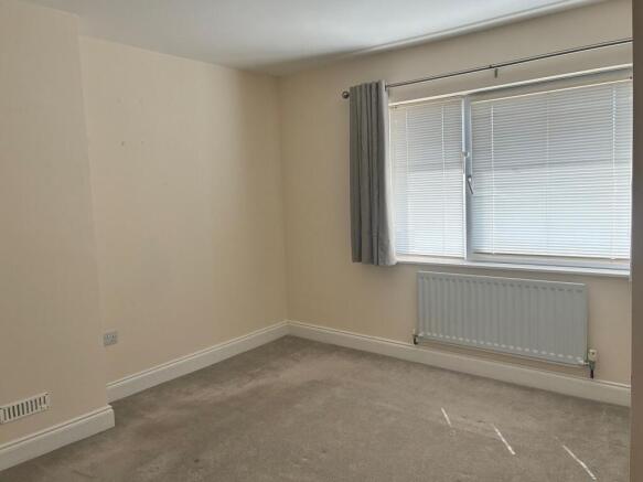 3 bed Terraced to rent Image 9