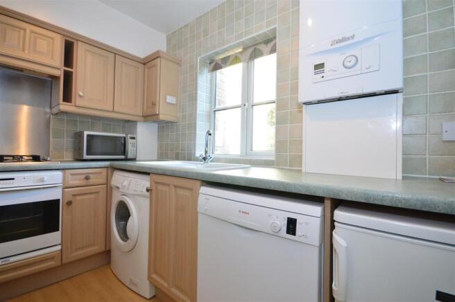 2 bed Flat to rent Image 10