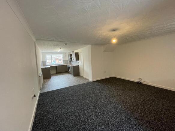 3 bed Terraced to rent Image 6