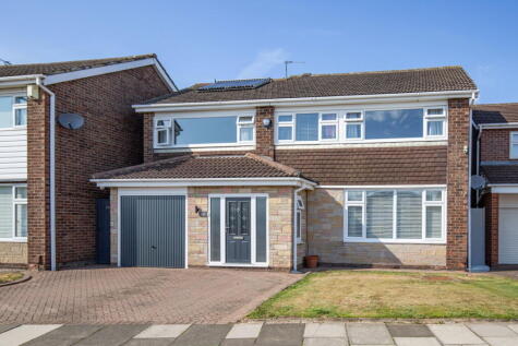 Hall Drive, Middlesbrough, TS5 7HU