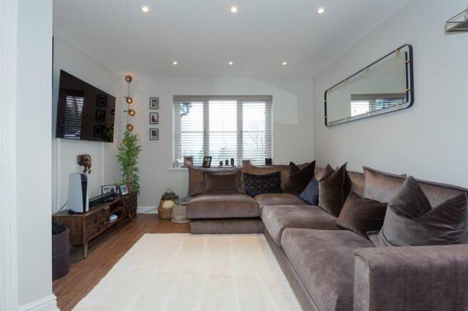 LOUNGE AREA