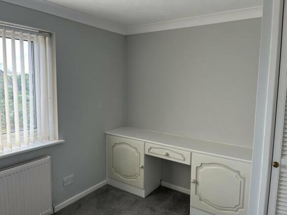 Bedroom 2 photo 2