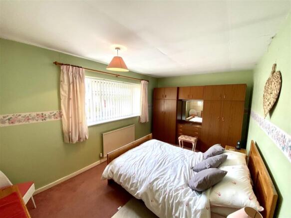BEDROOM 1