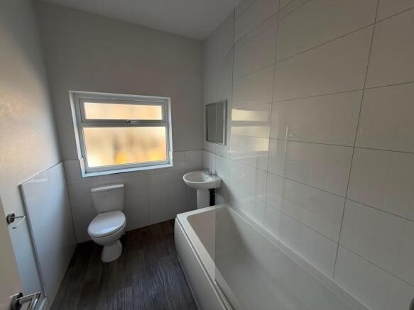 2 bed Terraced to rent Image 8