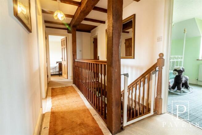 FIRST FLOOR LANDING