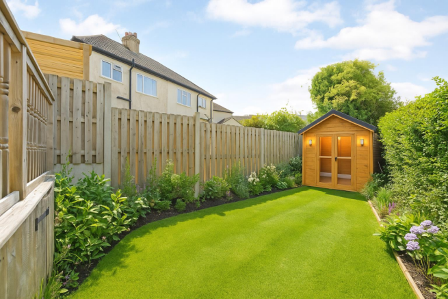 4 bed Semi-Detached for sale Image 4