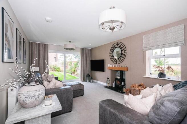 4 bed House for sale Image 4