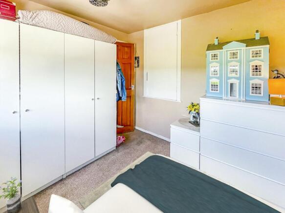 3 bed Semi-Detached for sale Image 12