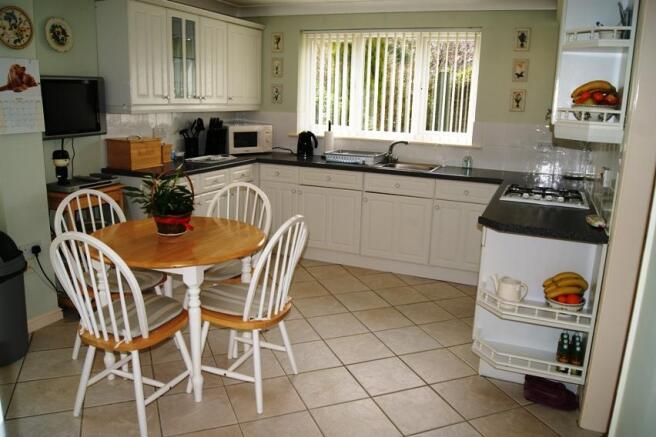 Kitchen/Brkfast Room