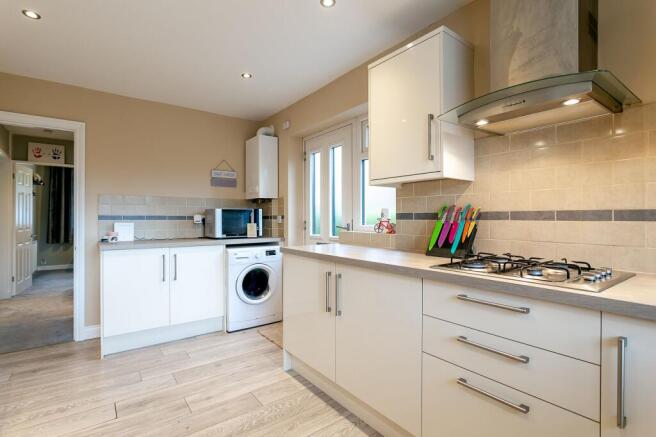 2 bed Semi-Detached Bungalow for sale Image 7