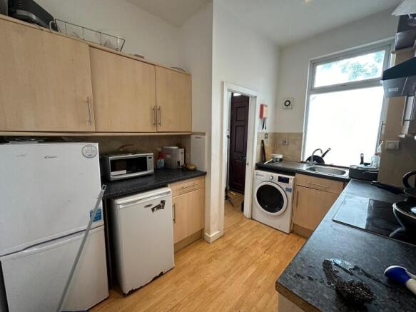 5 bed End of Terrace to rent Image 6