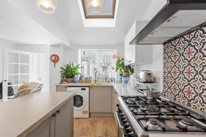 4 bed Terraced for sale Image 12