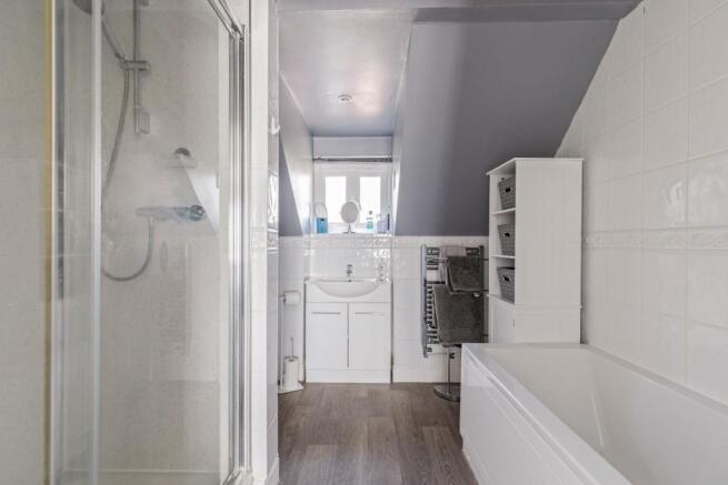Bedroom 1 En-Suite.jpg