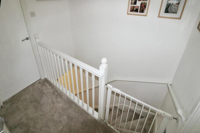 FIRST FLOOR LANDING