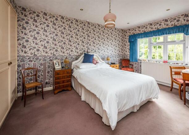 5 Springhill Park-bed1.jpg