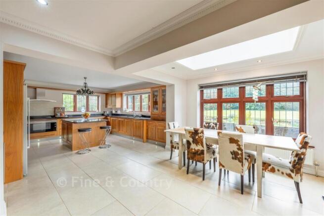 Kitchen Dining Area
