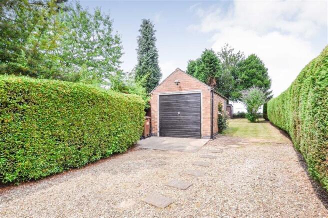 DETACHED SINGLE GARAGE