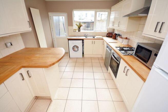 Kitchen / Brea...