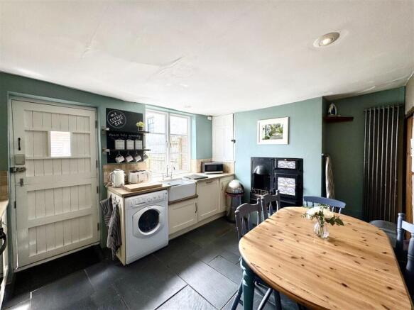 OPEN PLAN KITCHEN/DINER