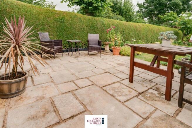 Rear Patio 2.jpg