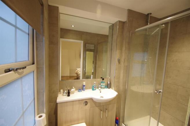 Master Bedroom - En-