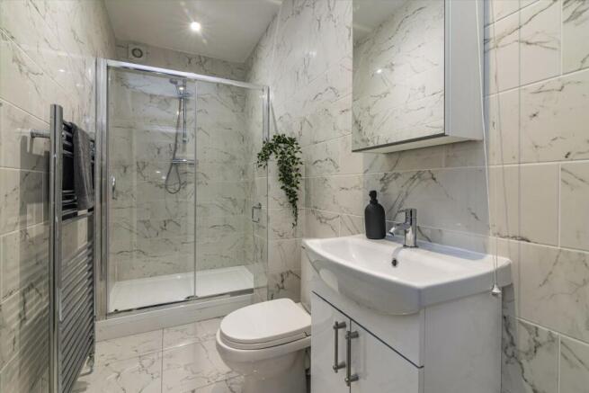 3 Bathrooms and Separate WC