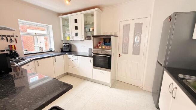 3 bed Semi-Detached Bungalow for sale Image 5