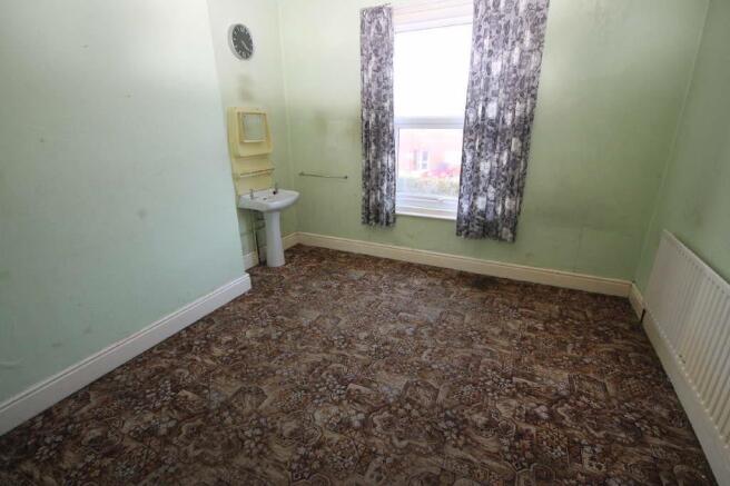 BEDROOM 2