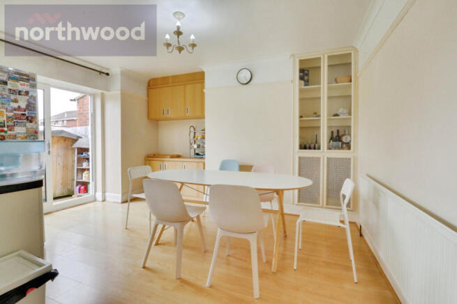 4 bed Semi-Detached for sale Image 7