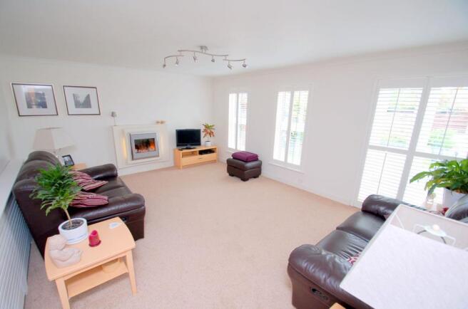 Lounge 2