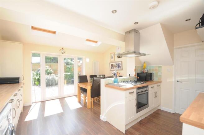 kitchen 2.jpg