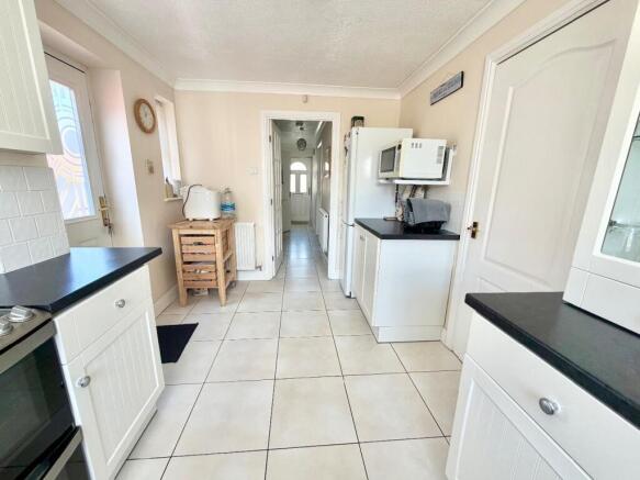 4 bed Detached for sale Image 6