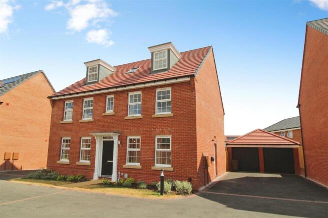 Double Garage & Driveway