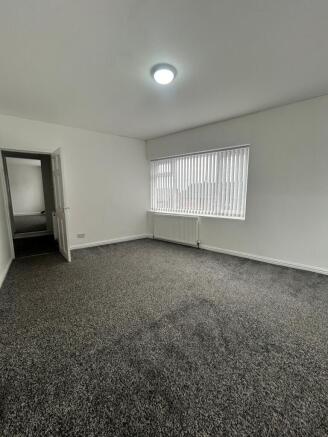 2 bed Flat to rent Image 12