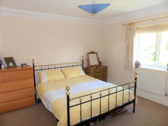 BEDROOM 2