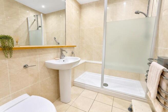 bathroom .jpg
