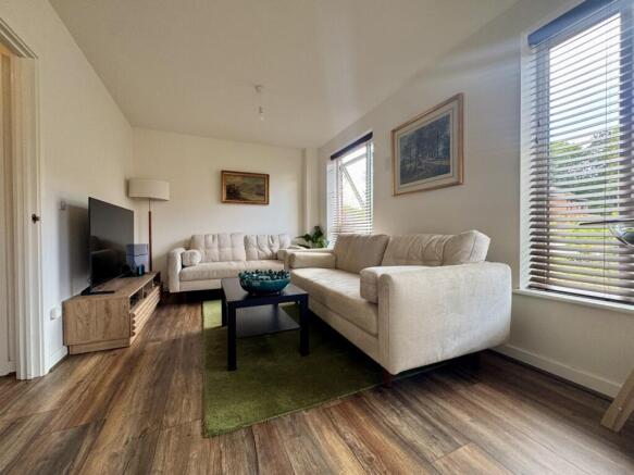 3 bed Semi-Detached to rent Image 4