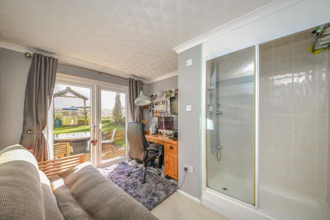 Bedroom/Office